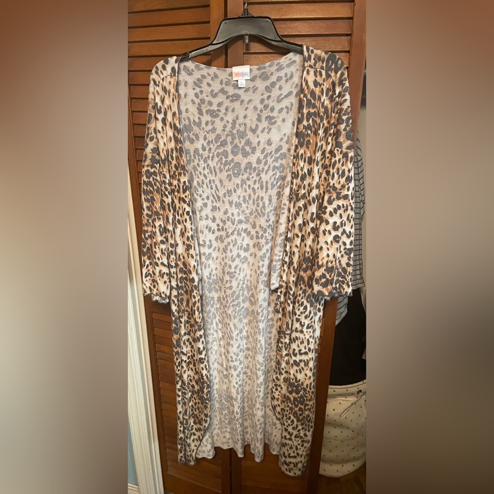 LuLaRoe Gray Leopard Print Top